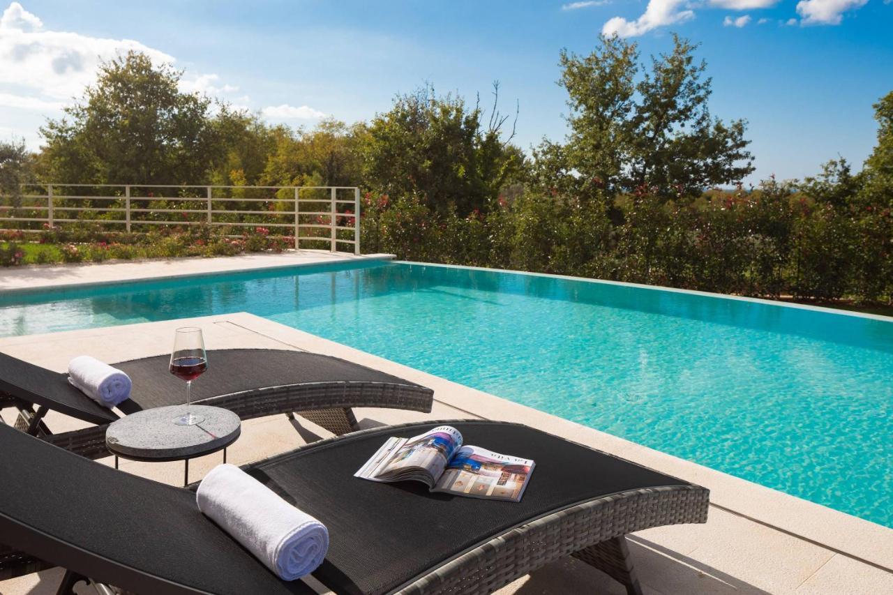 Villa Blanche By Ilc Brtonigla Exterior photo